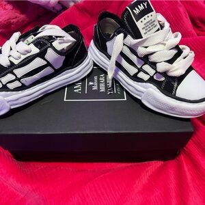 Miharayasuhiro men Black and White Sneakers